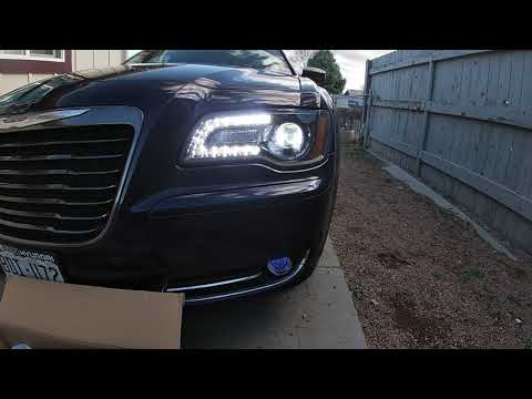 2014 Chrysler 300S Headlight Replacement