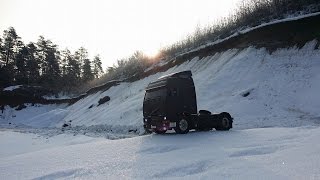 preview picture of video 'Tamiya Truck Volvo FH12 Wintertrial'