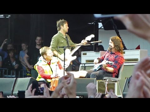 The epic show when Dave Grohl break his leg and Taylor Hawkins takes the mike