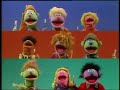 Sesame Street Show 2060 Kids Just Love To Brush 1985