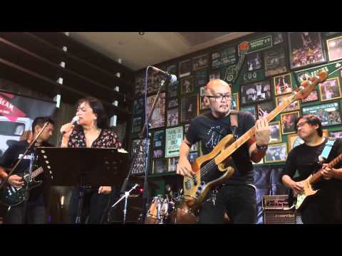 Color it red - i need you here live in singapore