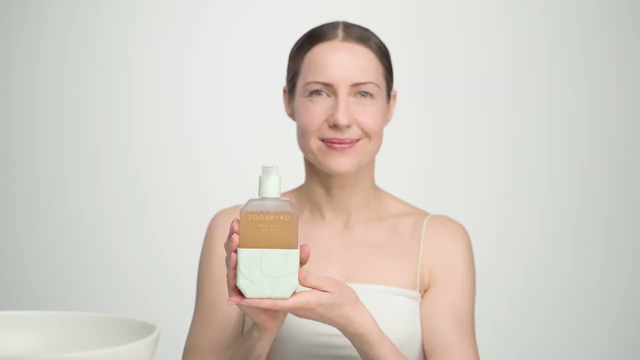 Joonbyrd Palm Wild Hand Wash Płyn do mycia rąk o nutach zapachowych bursztynu, jaśminu, brązowego cukru i pomarańczy 300 ml - VIDEO