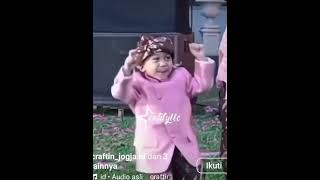 Download lagu My artistic soul was stirred when my mother sang a Sundanese song mp3