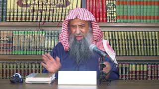 صورة ما حكم لبس العباءة على الكتف إذا كانت ساترة؟