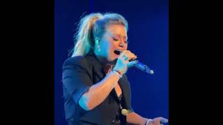 Kelly Clarkson - Let Me Down Live - 8/12/23 - Las Vegas, Nevada