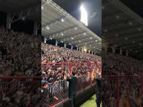 ""A BARREIRA VAI VIRAR BAILE", O HIT DA TORCIDA DO VASCO!" Barra: Guerreiros do Almirante &bull; Club: Vasco da Gama