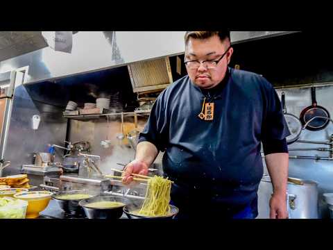 A sense of guilt! Customers are becoming addicted to the rich ramen topped with back fat.