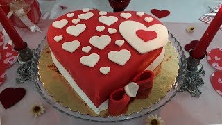 14 Şubat Sevgililer Günü Konseptli Kalpli Yaş Pasta Tarifi