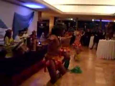 BAILE POLINESICO