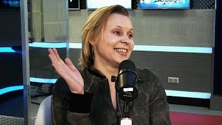 Яна Троянова в гостях драйв-шоу "Поехали". Философ по образованию и суровый уралец в душе