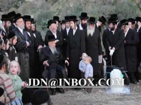 Seret viznitz Rebbe Mayim shalenu and bedikas Chometz Erev pesach 5770