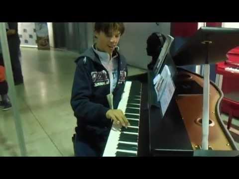 Premier cours de piano "Autisme, espoir vers l'école"