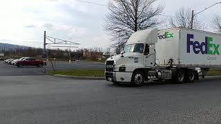 PAYING TRIBUTE DURING HEALTH CRISIS, FedEx, Lewisberry, PA, 3-22-20