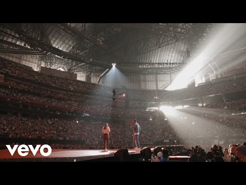 Passion, Brooke Ligertwood, Brandon Lake - Honey In The Rock (Live From Passion 2022)