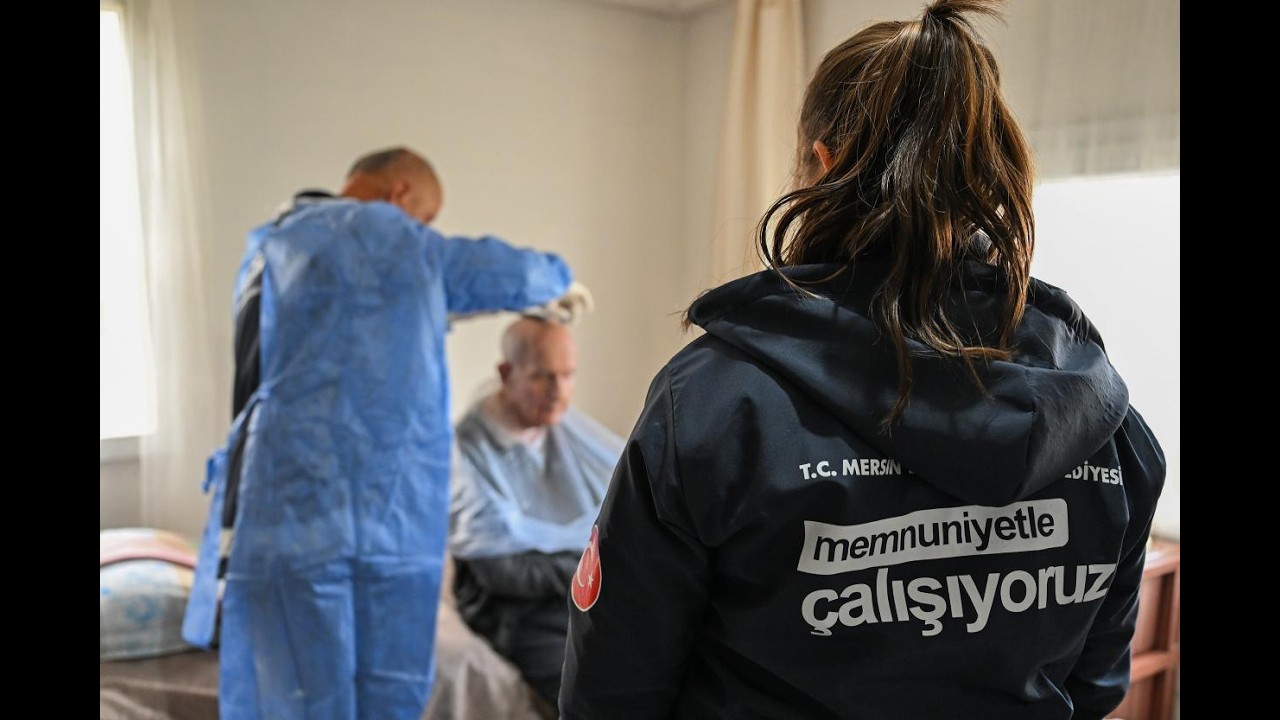 MERSİN BÜYÜKŞEHİR’İN EVDE SAĞLIK VE BAKIM HİZMETLERİ GÜVENLİ VE DEĞERLİ YAŞAMIN KAPISINI AÇIYOR