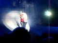 Enrique Iglesias kisses a Dominican girl in the ...