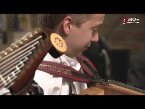 "Spitfire" Andreas Schmid mit d’Housemusi & Herbert Pixner bei Pixner's BACKstage (Servus TV)