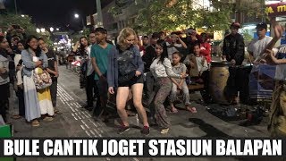 Download lagu BULE CANTIK JOGET STASIUN BALAPAN -- ANGKLUNG RAJAWALI MALIOBORO mp3 Download lagu BULE CANTIK JOGET STASIUN BALAPAN -- ANGKLUNG RAJAWALI MALIOBORO mp3