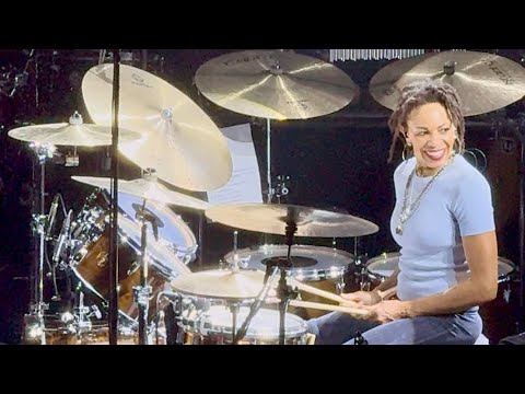 Cindy Blackman (Santana) Drum Solo - Live at Arènes de Nîmes, France2025