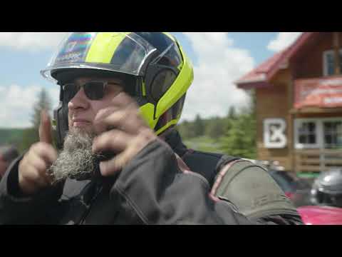 Lucian Ștefan (CALEnDAR) -   Fluturi pe cască