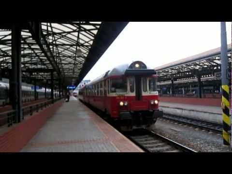 Odjezd hydry 854 021-3 ze stanice Praha hl.n