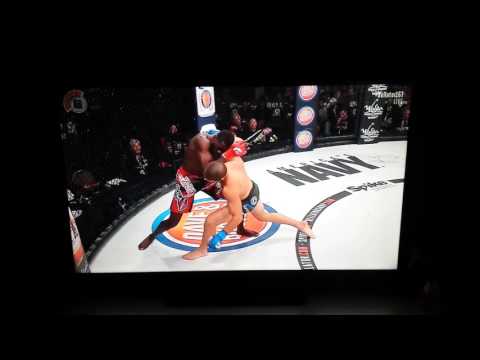 Chidi (bang bang) Njokuani ko's Andre Fialho