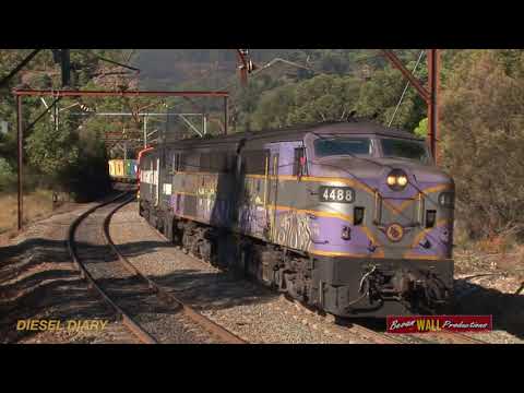 Australian diesel locomotives - train no.4168 - Cowan bank - April 2006
