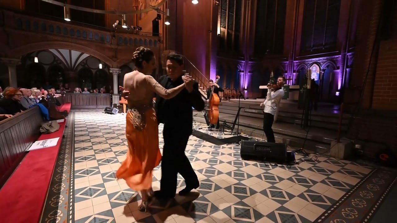 Sophia Paul & Julio Cesar Calderon   La Mulateada de Bandonegro 2