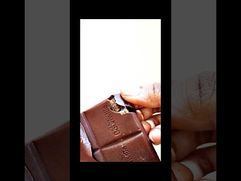🍺Rum🤤👀Bournville rum and raisin dark chocolate#browine #darkchocolate #waterpacketsong #unboxing