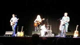 Stephanie Quayle - Love the Way You See Me