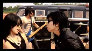 Download lagu Domino feat.Ussy - It's You mp3