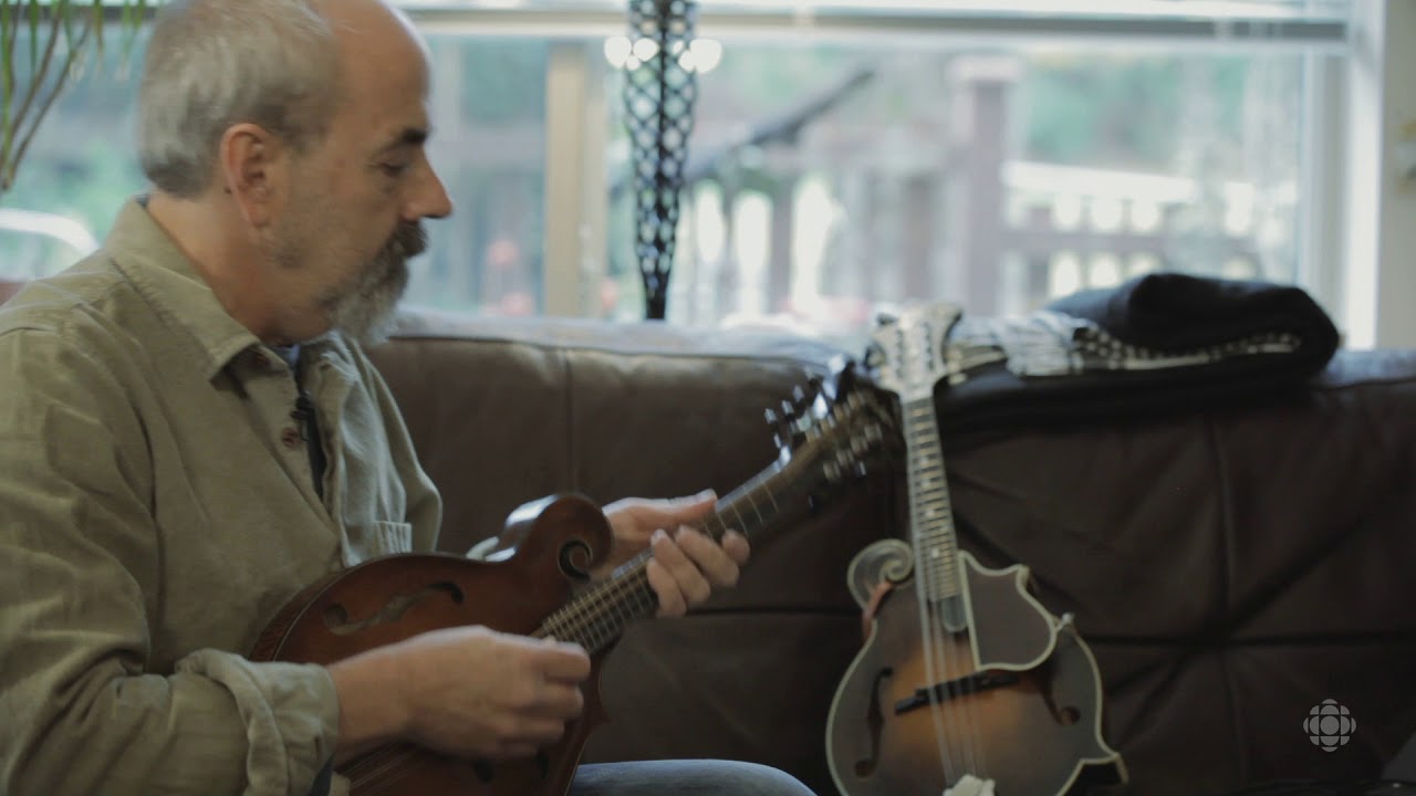 Inside the Craft | John Reischman compares his Gibson mandolin with a Michael Heiden mandolin