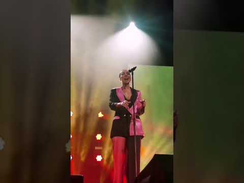 Mónica Naranjo - nota larga en canción Inmensidad