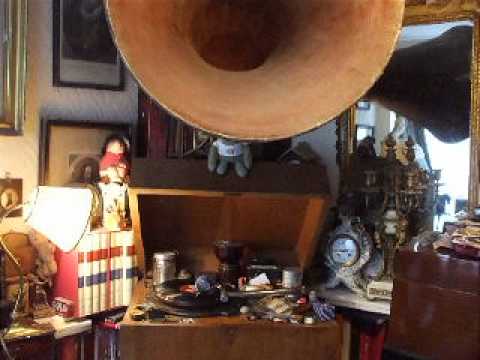 "Back in Hackensack New Jersey" American Song Sung by Cyril Newton HMV B 2000