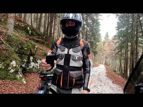 Altopiano di Asiago in moto , strada monte corno e poi verso Forte Lisser @GoPro . @ByBluArt