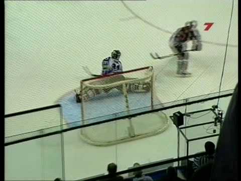 Martin Kariya scores a backhand goal 14.03.10