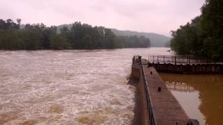 preview picture of video 'Muskingum River at Lock and Dam #5'