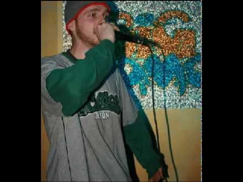 iL Corrotto - Calci nella porta.avi