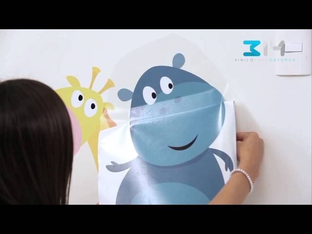 Vídeo relacionado con Pegatinas de pared BRILLAN EN LA OSCURIDAD. Vinilo decorativo para enchufe o interruptor de STAR WARS - GUERRA DE LAS GALAXIAS. Pegatinas FLUORESCENTES. Láminas luminosas