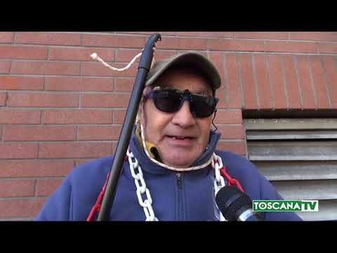 2020-02-12 PISTOIA - SI INCATENA DAVANTI SEDE ASL PER DIRITTO A CURE