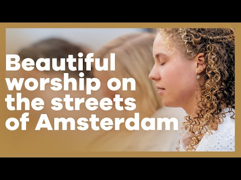NEW Live Presence Worship on the Streets · Amsterdam Central Station · Beautiful and anointed