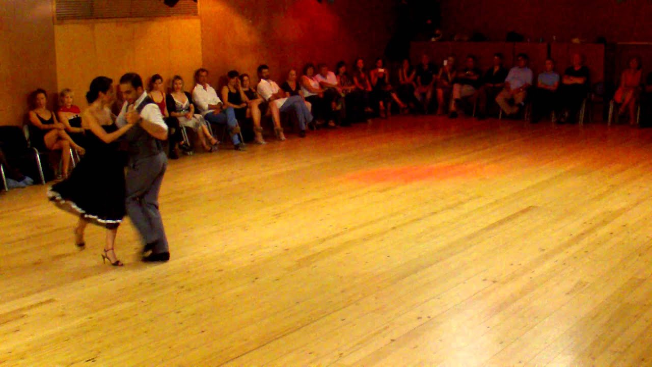 Carmen Hergos junto a Claudio Cardona en Barcelona