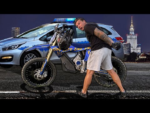 WE WERE SURROUNDED BY THE POLICE... 🚔