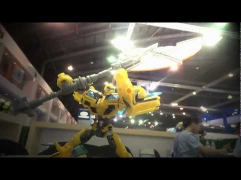 Autobots VS 33RDBiMS | Corbot V War Axe