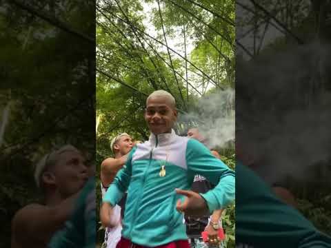 vt kebradeira dançando a música de Kawe