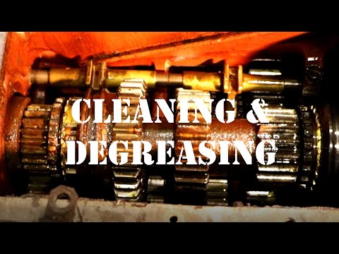 Cleaning and degreasing - We restore an Unimog 421 EP. 7 | Unimog Restoration Project