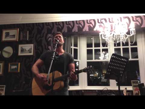 Didsbury Based Male Wedding Singer For Hire in Manchester and Cheshire North West - Dominic Paul