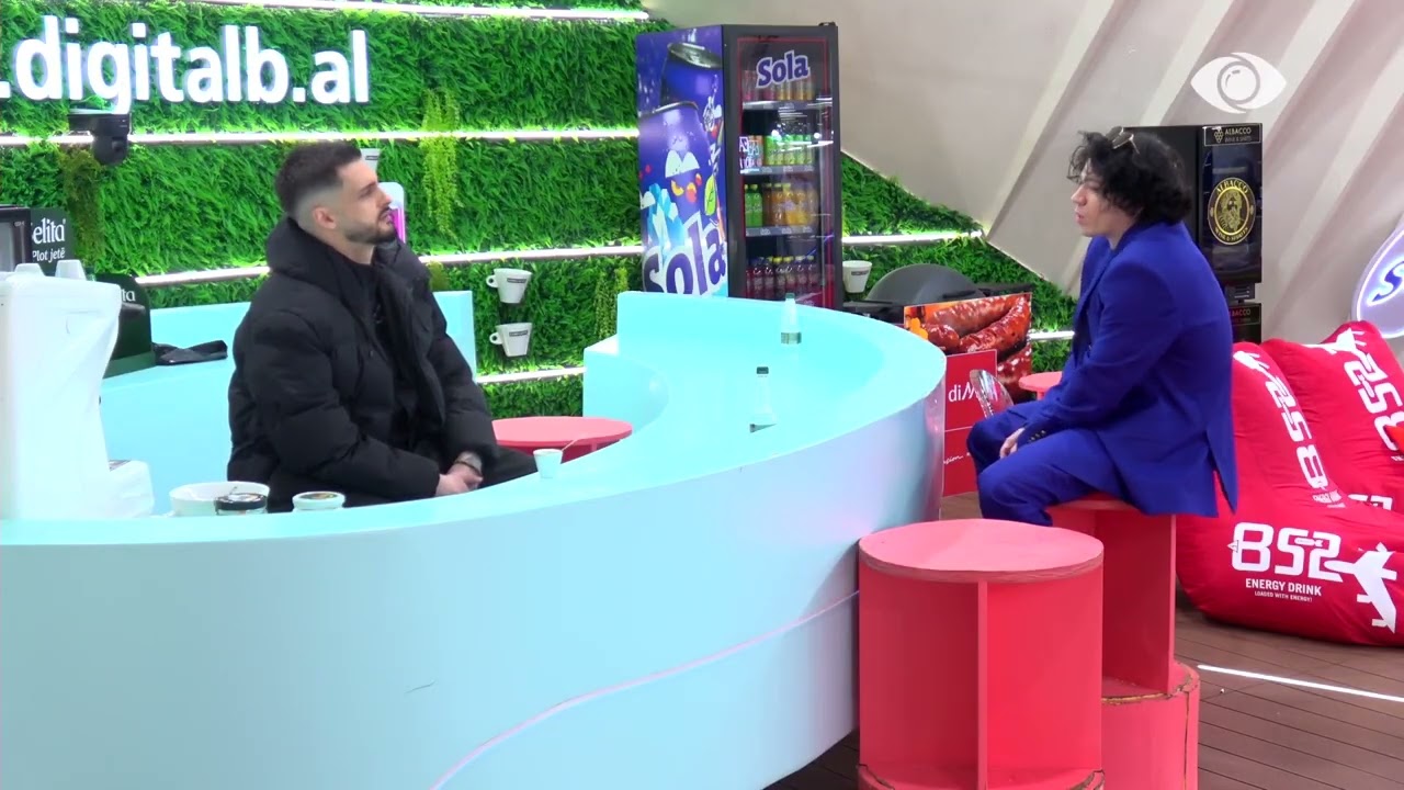 Gimbo dhe Mal rrepojnë disa vargje së bashku