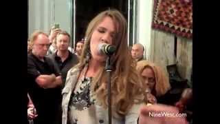 Joss Stone's Acoustic Performance of Back in Style (Fashion's Night Out 2010)