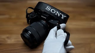 How to Attach Sholder Straps to Sony